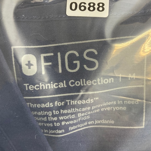 Figs Scrubs Top Technical Collection Size Medium Adult M Blue Pockets Medical - Picture 9 of 9